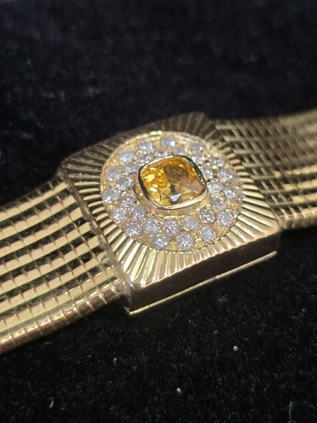 Leilão de Pulseira em Ouro com Diamante Laranja